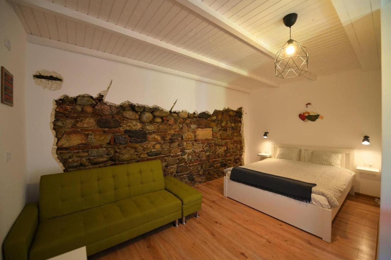 Hotel La Mosie à Haţeg Extérieur photo
