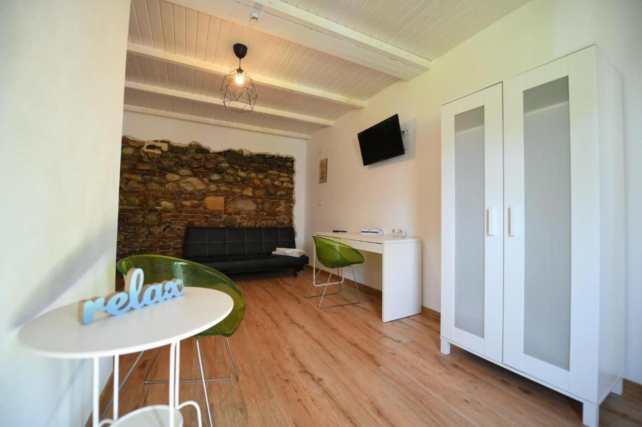 Hotel La Mosie à Haţeg Extérieur photo