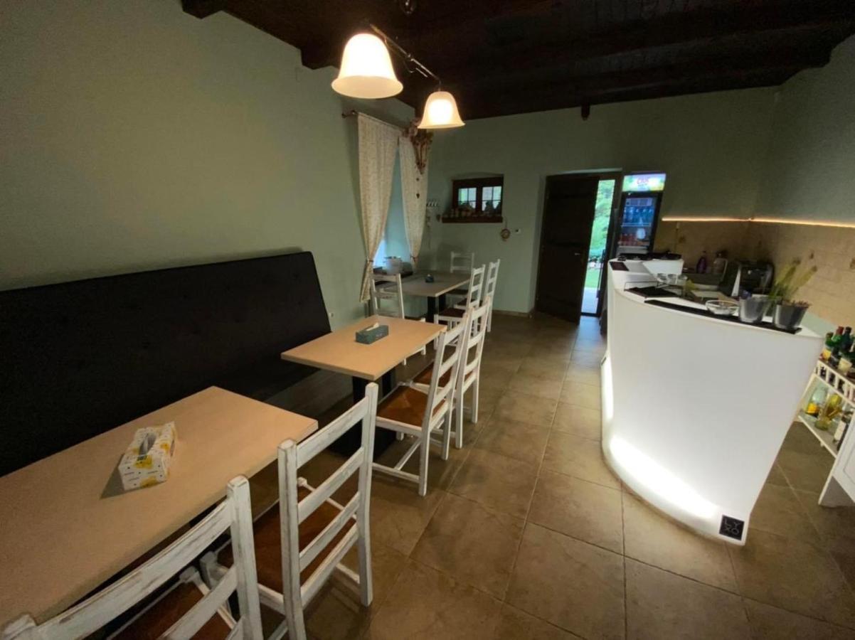 Hotel La Mosie à Haţeg Extérieur photo