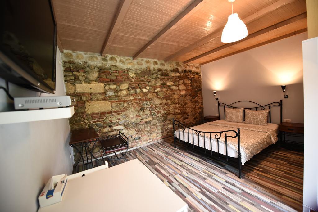 Hotel La Mosie à Haţeg Extérieur photo
