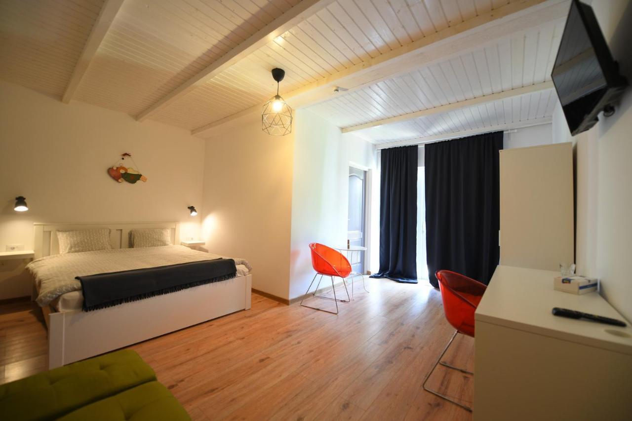 Hotel La Mosie à Haţeg Extérieur photo